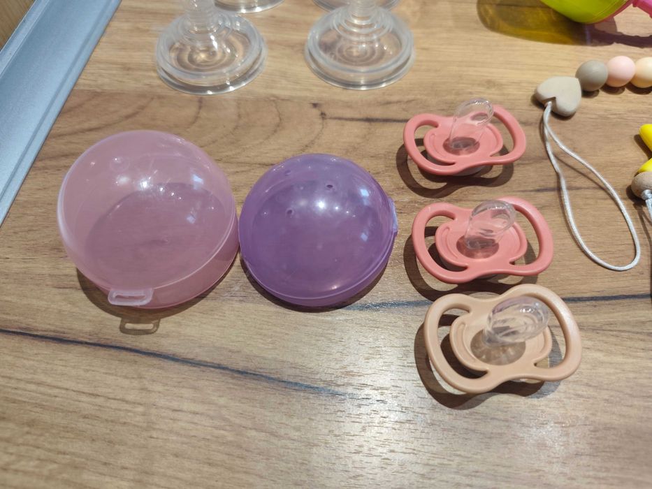 Шишета за вода, мляко, биберони, клипсове