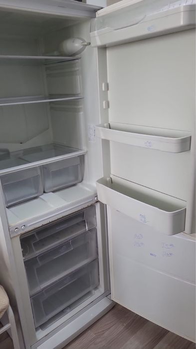 Холодильник Indesit