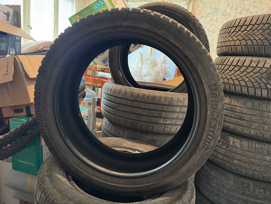 Bridgestone 225/45/19