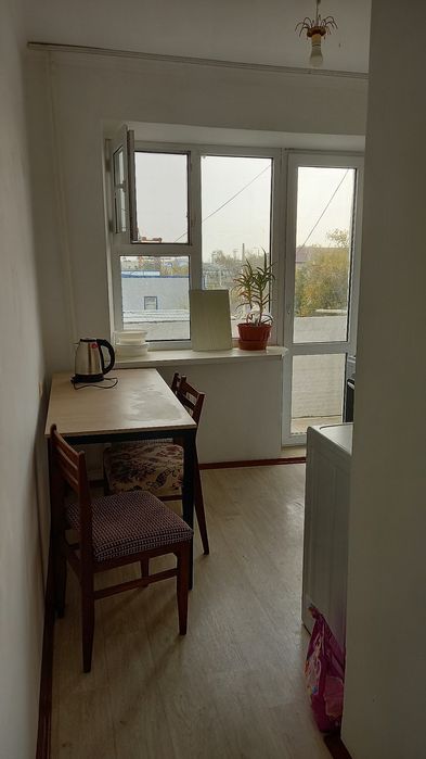 Сдаётся  2 комната  на 3 этаже р он Смп 136