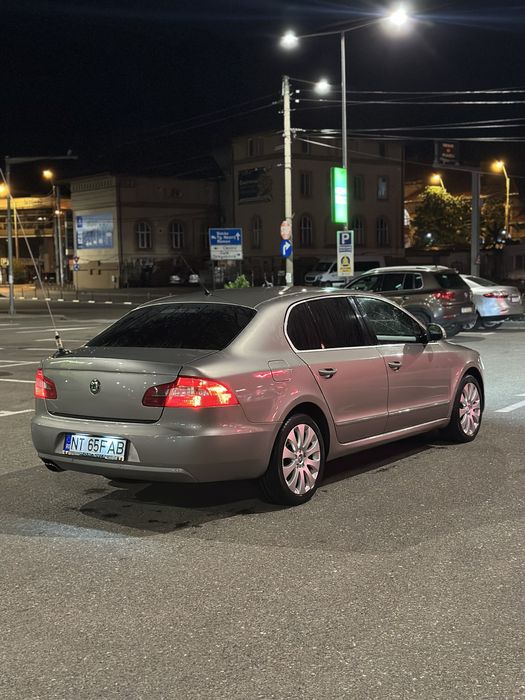 SKODA Superb 2010