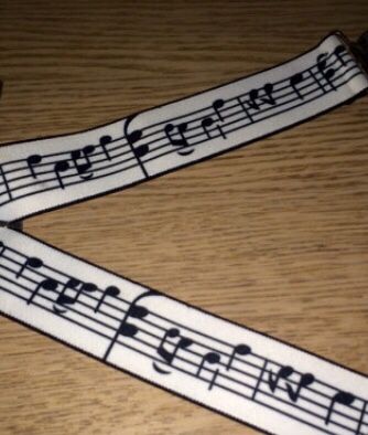 Bretele note muzicale