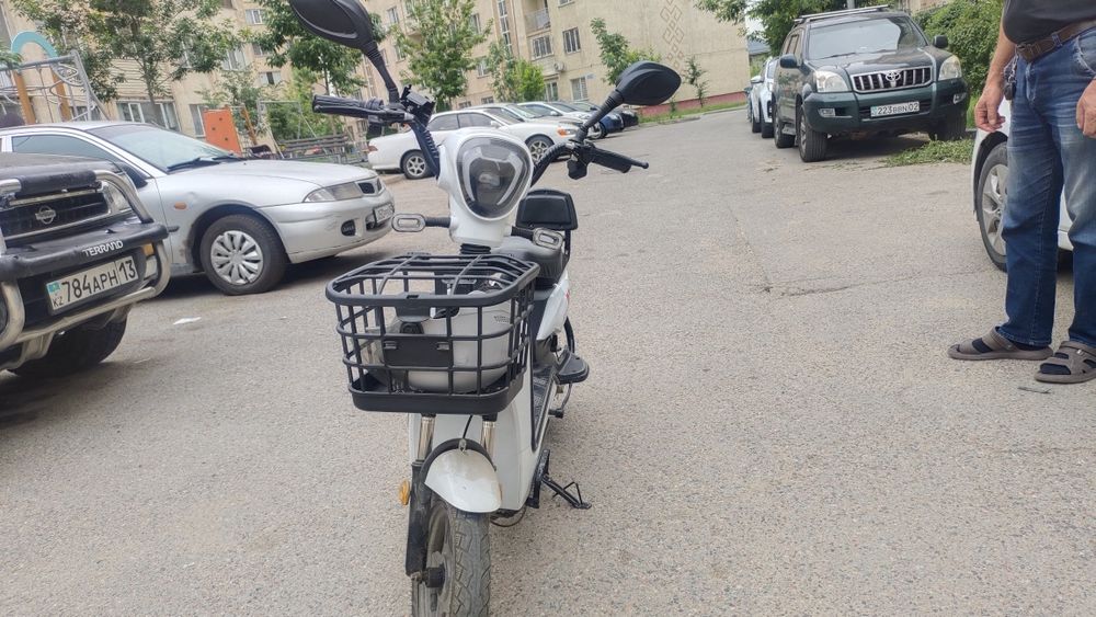 Скутер пачти новый.