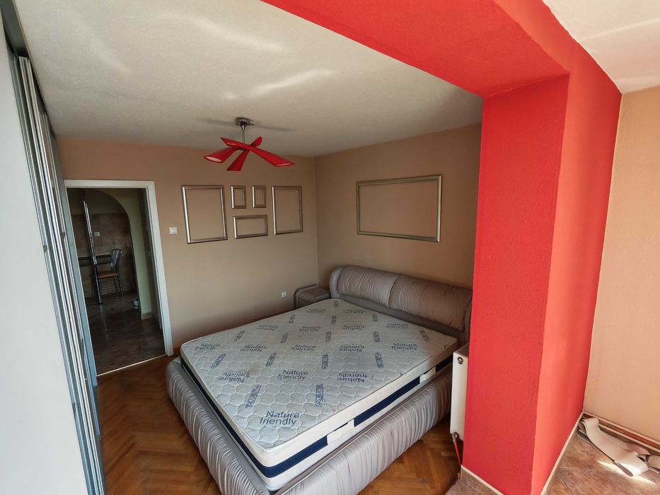 Închiriez apartament cu 2 camere zona Poli 2