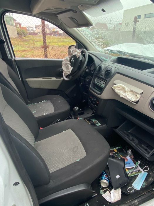 Dezmembrez Dokker/piese Dokker Dezmembrari Dokker 2013 1.5 dci