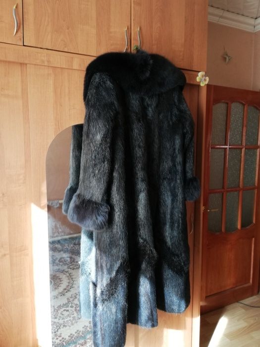 Продаётся шуба нутриевая
