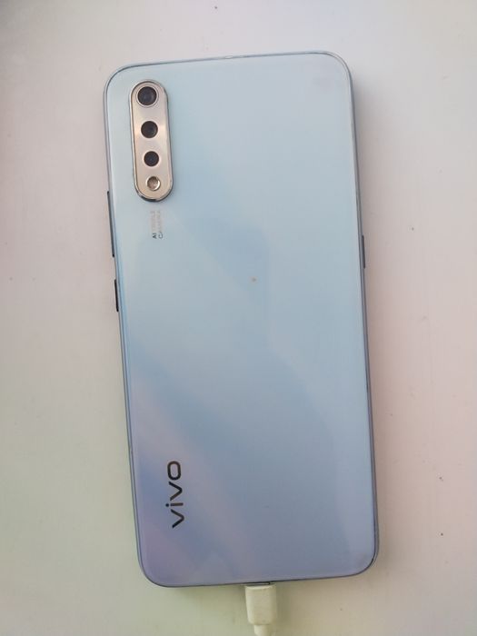 Продам орро Y 17