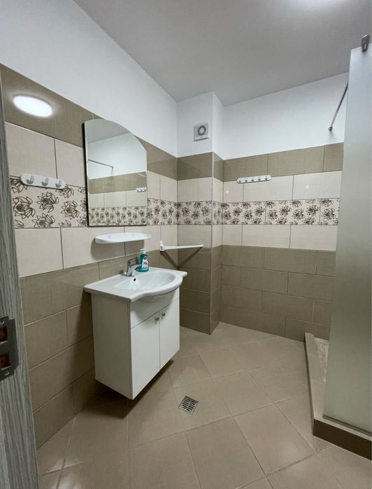 Apartamente de închiriat