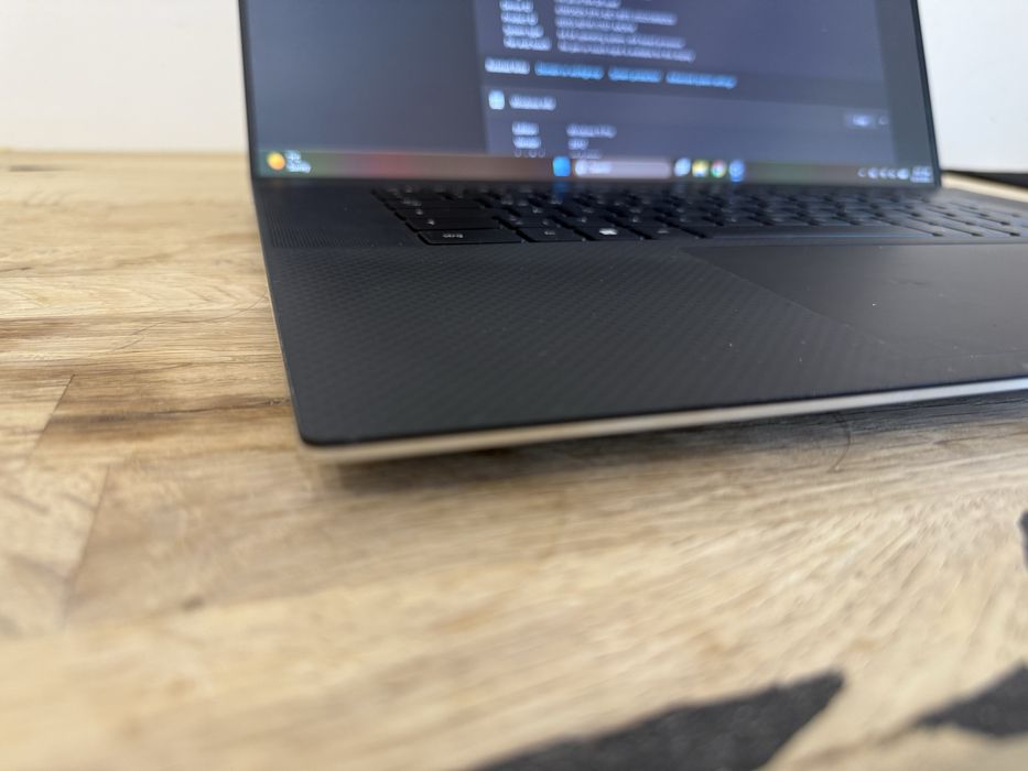 Dell xps 9720 17inch/ i9 / 3060 / 32 gb ram