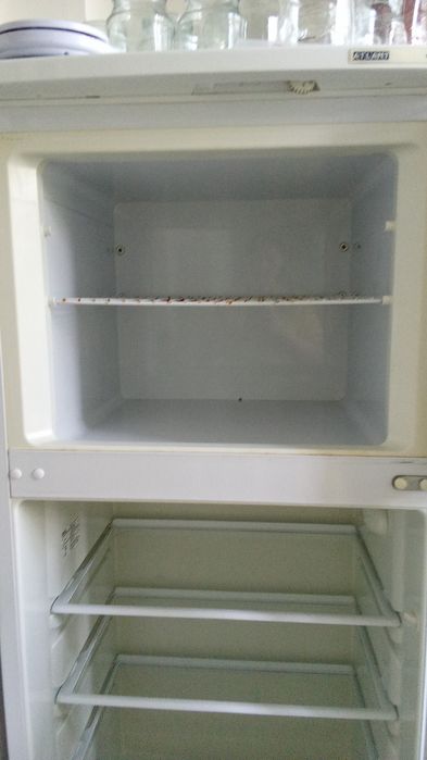 Холодильник б/у продаю