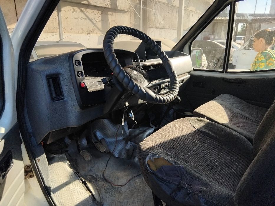 Ford tranzit sotiladi