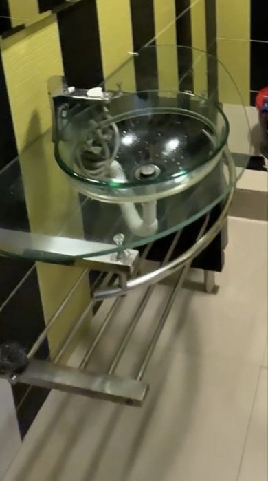 Lavoar sticla baterie si oglinda