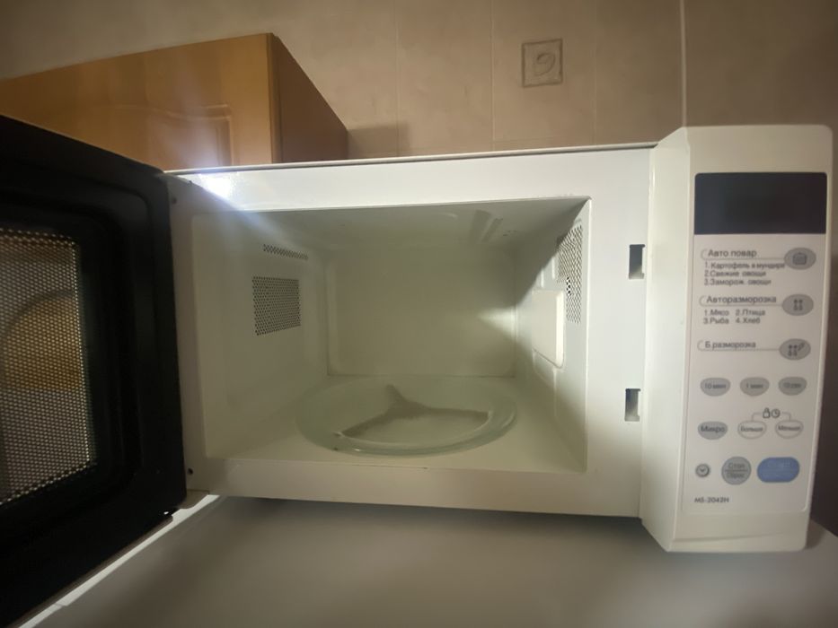 Микроволновка в отличном состоянии