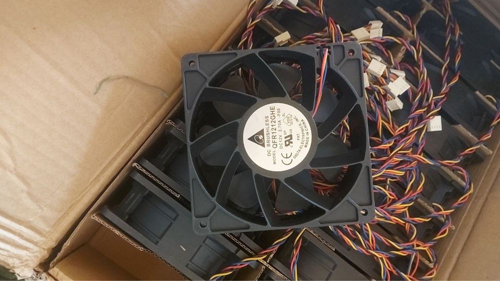 Delta elekronics ventilyatori  2.7 a 12 v