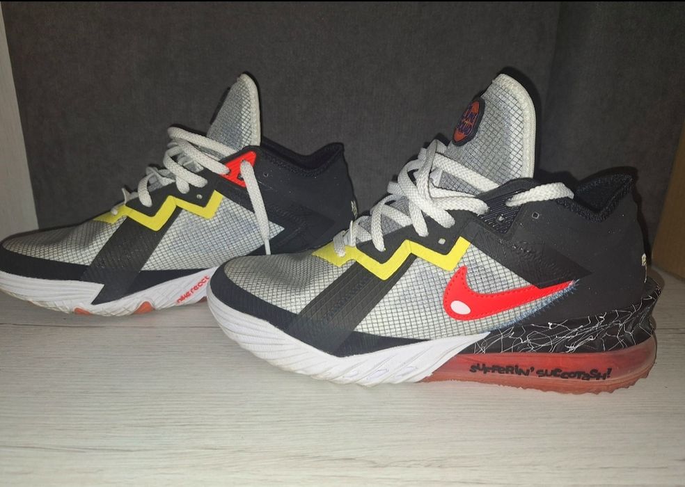 Нови Мъжки маратонки Nike x Space Jam LeBronLow "Sylvester vs Tweety"