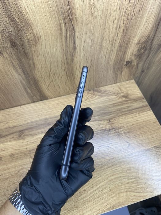 iPhone 11 64Gb 81%