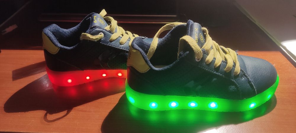 Teniși/Snickers copii Geox Respira cu luminițe și încărcare USB