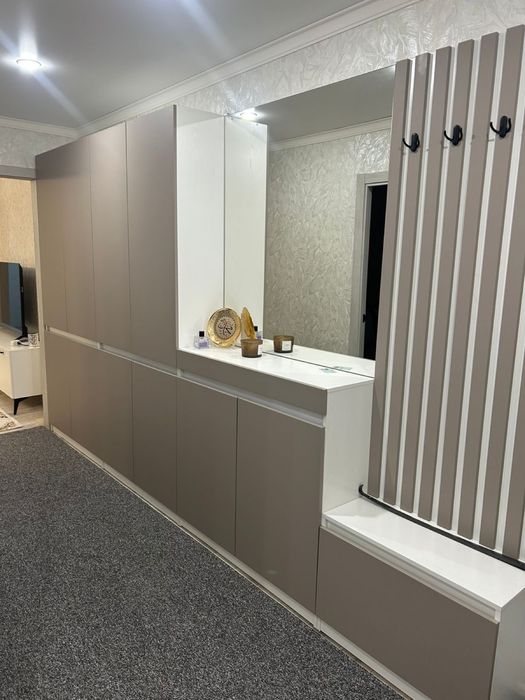 Продам трехкомнатную квартиру в центре горада – pohled 2
