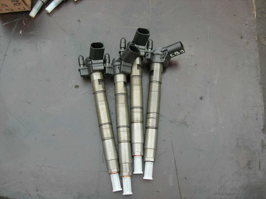 Injectoare Passat B6, motor 2.0, CDB, an 2010