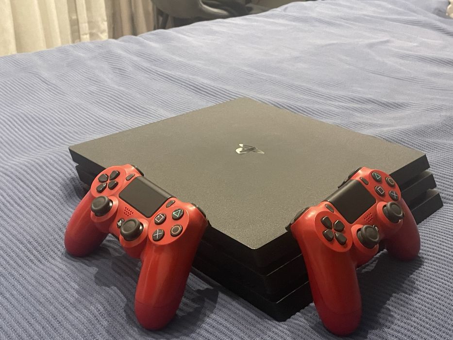 Продам PlayStation 4 Pro