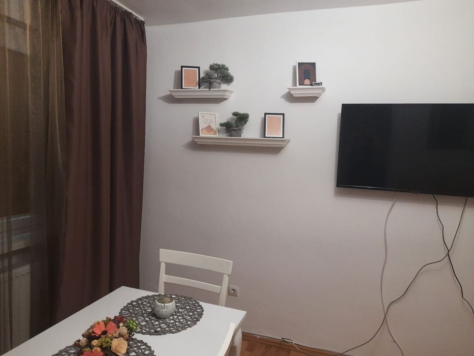 Închiriez apartament