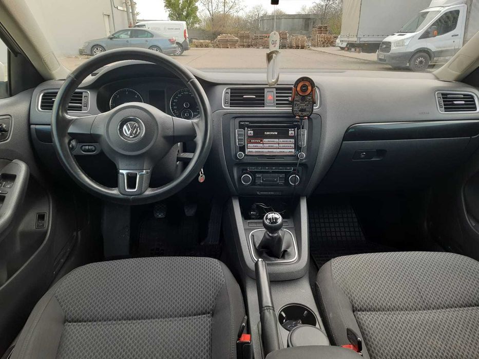 Vand URGENT VW JETTA 1,6 TDI 2012 impecabila !!!