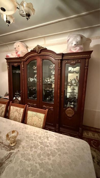 servant shkaf mehmonxona uchun