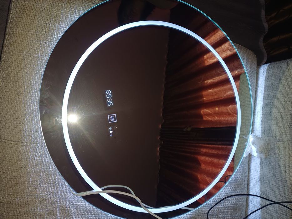 Oglinda led cu dezaburire