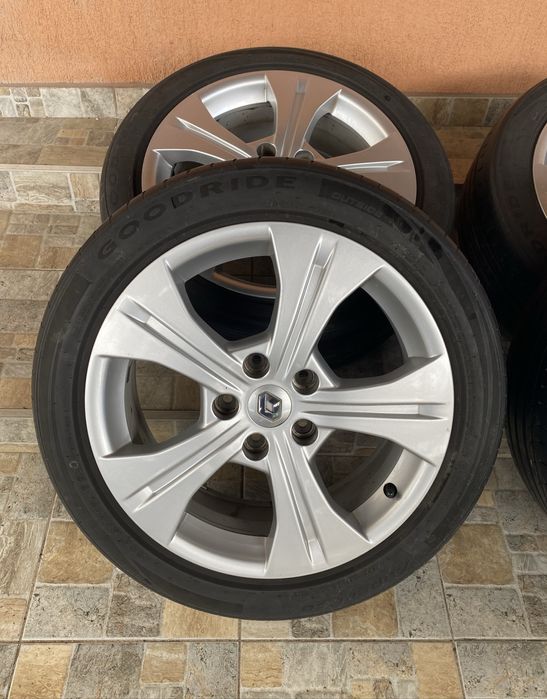 Jante R17 originale Renault Anvelope Goodride 205/50