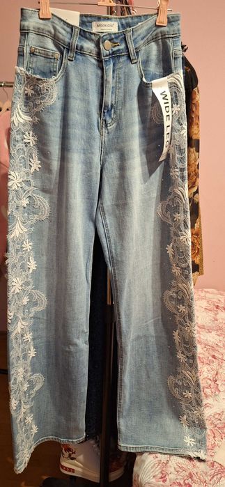 Много модели дънки