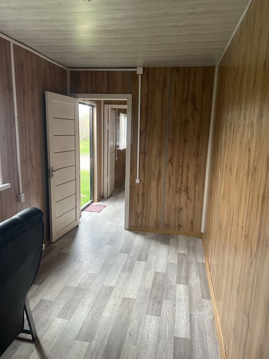 Пустой контейнер. Утепленный контейнер