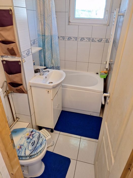 Vand apartament 3 camere
