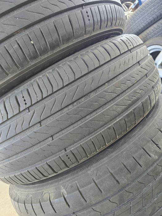 2 Броя 215/65/17 Michelin 6,5mm 25dot
