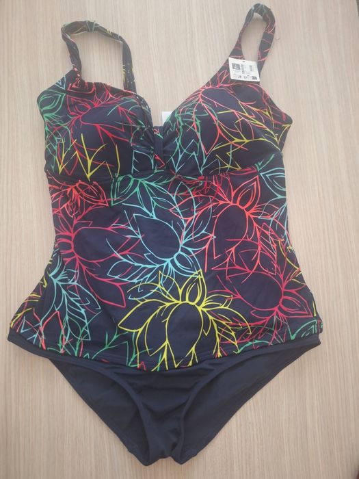 Costum de baie intreg