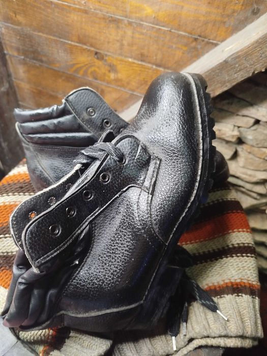 Работни обувки без пластина размер 41