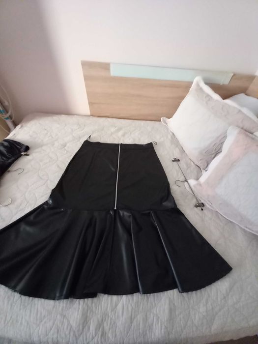 Дрехи, пола с цип