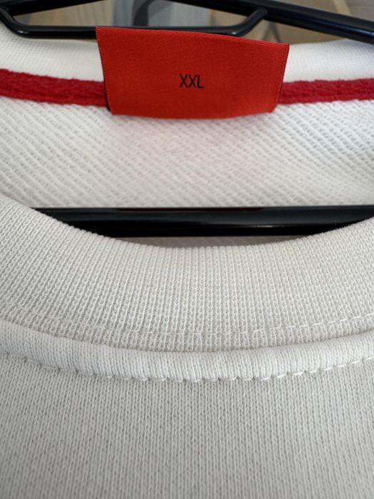 Бяло горнище Hugo