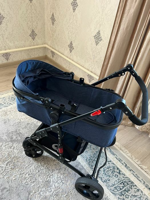 Коляска для малышей