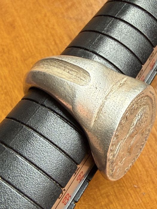 Inel vechi in stare foarte buna