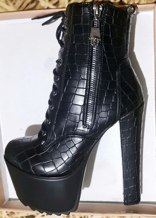 Луксозни дамски боти от релефна изкуствена кожа с ток и платформа/N36