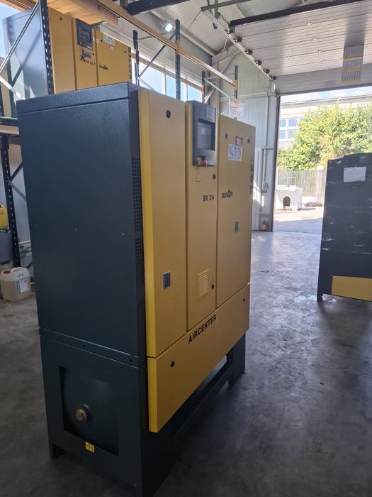 Compresor aer cu surub Kaeser Aircenter SK 24 T cu uscator si rezervor