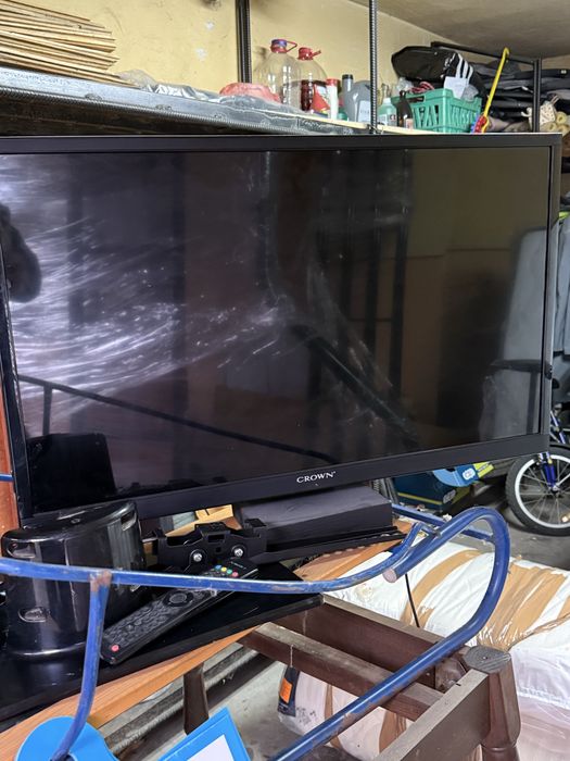 Телевизор Crown 32