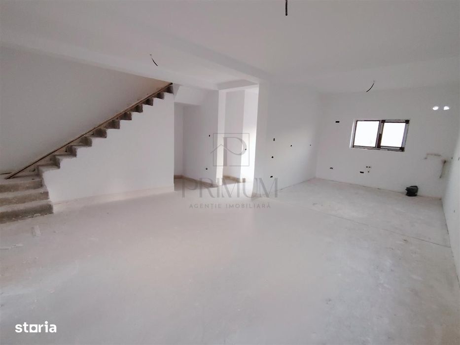 Duplex 5 camere - dormitor la parter - canalizare