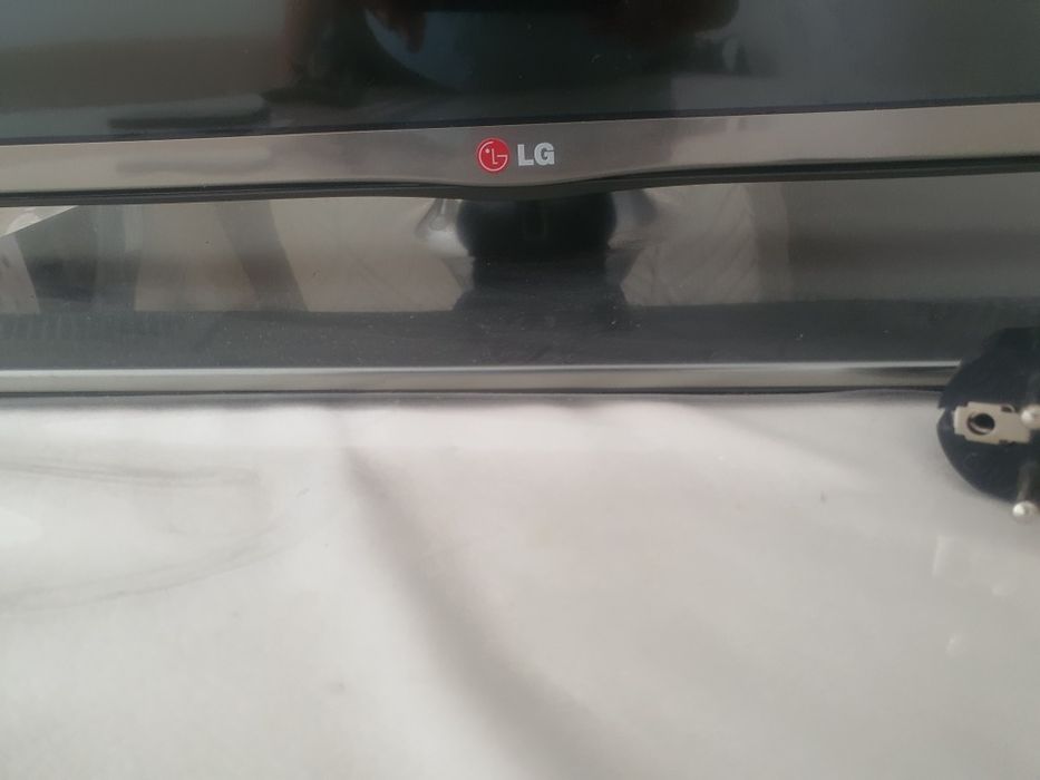 Срочно продам LG телевизор