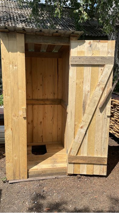 Туалет уличный, дачный
