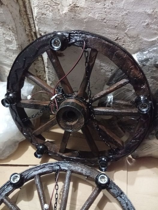 Битова лампа за стена