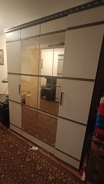 Продается шифоньер в отличном состоянии