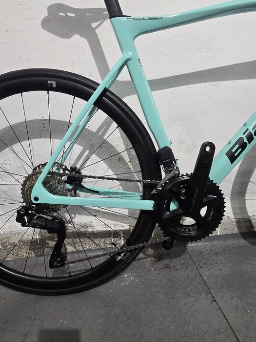 Bianchi Specialissima shimano 105 di2 шосеен велосипед