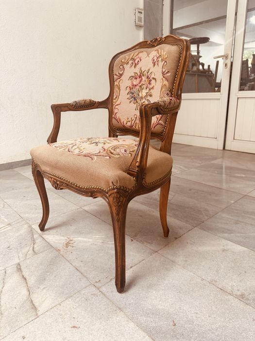 Винтидж фотьойл Louis XV (рококо) – масивно дърво, гобленова дамаска
