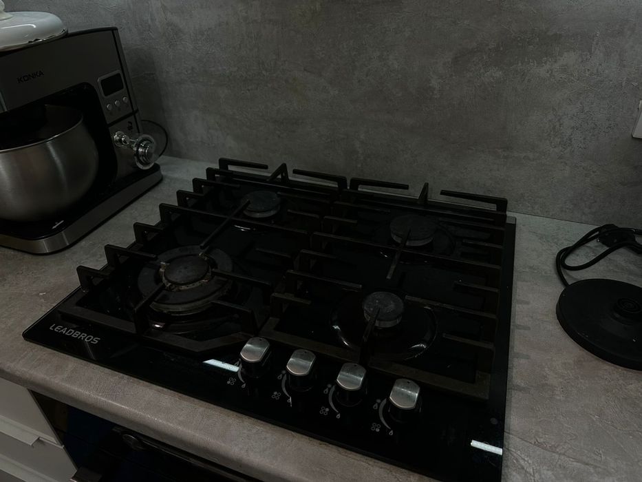 Продам газовую плиту